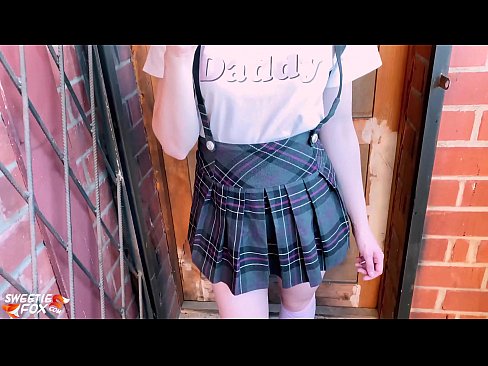 ❤️ Schoolgirl Sikini derinden Sucks ve sınıflar yerine sikikleri. Süper seks bizde ❌