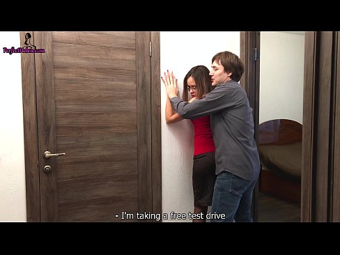 ❤️ Seksi Emlakçı, Dairesini Satarken Amını Gerizekalı ve Sikikleri - Krempai Süper seks bizde ❌